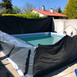 Accessoires et Produits d'Entretien : Astuces et Solutions pour une Piscine Impeccable Saint-Jean-de-la-Ruelle